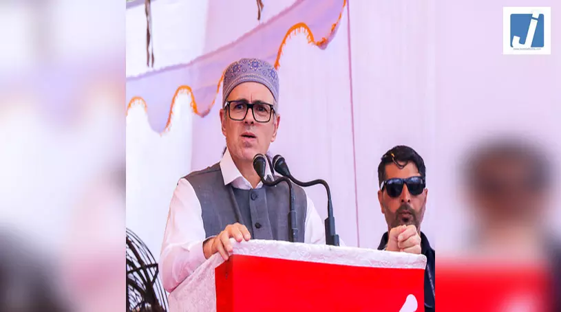 भाजपा पर विधायक तोड़ने के आरोप लगाकर फंसे मुख्यमंत्री उमर अब्दुल्ला, पार्टी ने भेजा कानूनी नोटिस भाजपा पर विधायक तोड़ने के आरोप लगाकर फंसे मुख्यमंत्री उमर अब्दुल्ला, पार्टी ने भेजा कानूनी नोटिस
