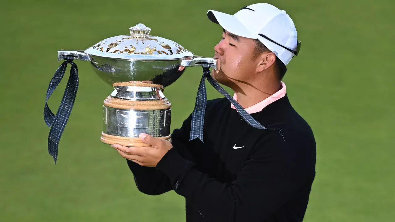 Golf: टॉम किम ने स्कॉटिश ओपन जीतकर रोलेक्स सीरीज का खिताब जीता Golf: टॉम किम ने स्कॉटिश ओपन जीतकर रोलेक्स सीरीज का खिताब जीता