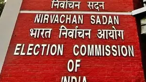 ECI की दोटूक: नए वोटर्स के लिए माता-पिता की SIR डिटेल्स मांगना कोई नई बात नहीं ECI की दोटूक: नए वोटर्स के लिए माता-पिता की SIR डिटेल्स मांगना कोई नई बात नहीं