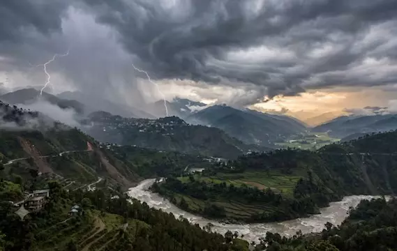 Dehradun: मौसम विभाग का अलर्ट, उत्तराखंड के पहाड़ी जिलों में भारी बारिश के आसार Dehradun: मौसम विभाग का अलर्ट, उत्तराखंड के पहाड़ी जिलों में भारी बारिश के आसार