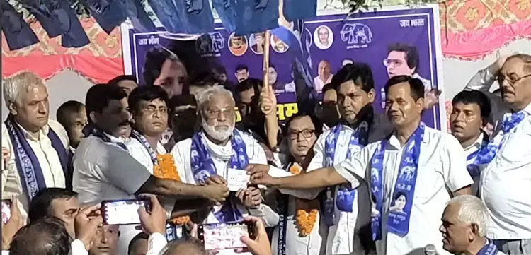 Haridwar: कांग्रेस छोड़ बसपा में पहुंचे इरशाद, सियासी समीकरण बदलने के संकेत Haridwar: कांग्रेस छोड़ बसपा में पहुंचे इरशाद, सियासी समीकरण बदलने के संकेत