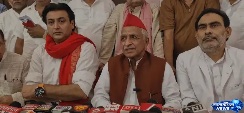 Fake खबरों को लेकर सपा विधायक पहुंचे एसएसपी के पास, FIR की मांग Fake खबरों को लेकर सपा विधायक पहुंचे एसएसपी के पास, FIR की मांग