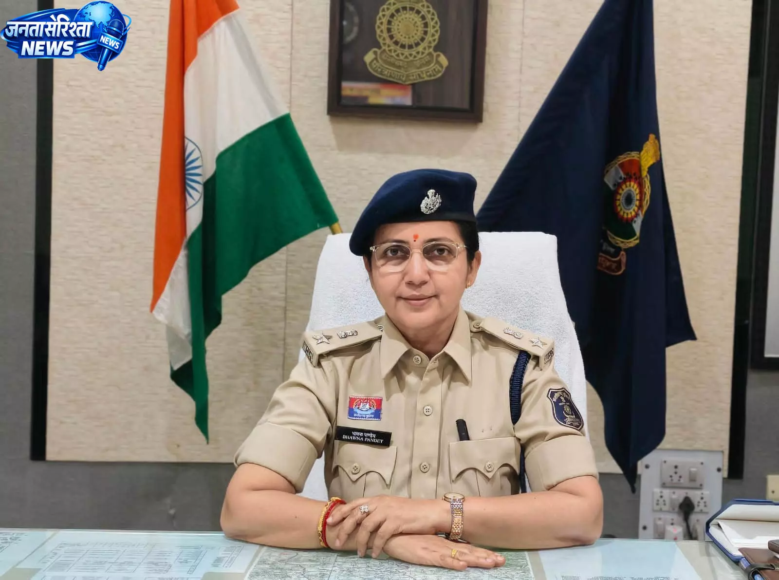 धमतरी की नई पुलिस कप्तान बनीं भावना पांडेय ने लिया पदभार धमतरी की नई पुलिस कप्तान बनीं भावना पांडेय ने लिया पदभार