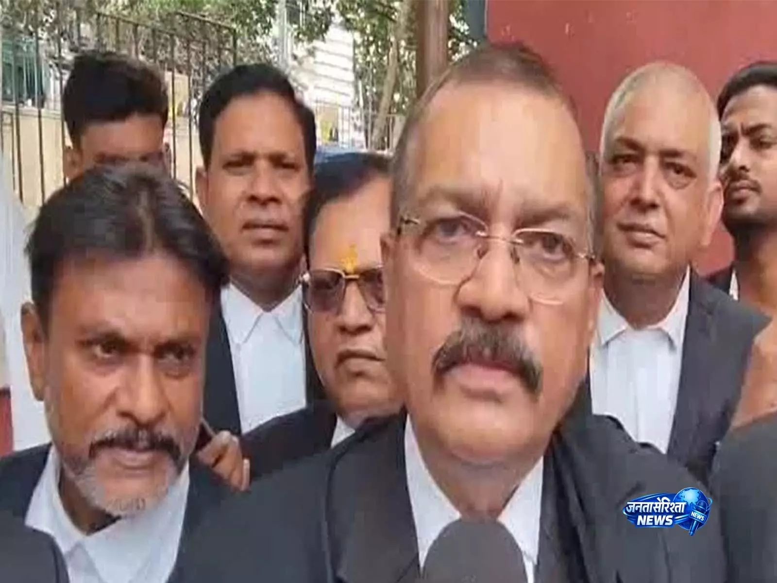 Patna कोचिंग सेंटर में हुई झड़प के मामले में खान सर और उनके 3 स्टाफ सदस्यों को अग्रिम ज़मानत मिली Patna कोचिंग सेंटर में हुई झड़प के मामले में खान सर और उनके 3 स्टाफ सदस्यों को अग्रिम ज़मानत मिली