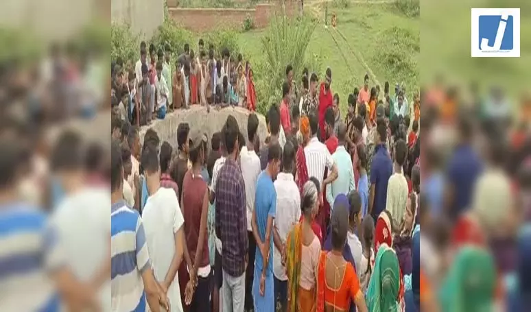 अस्पताल के पूर्व उपाधीक्षक का शव कुएं से बरामद, जांच में जुटी पुलिस अस्पताल के पूर्व उपाधीक्षक का शव कुएं से बरामद, जांच में जुटी पुलिस
