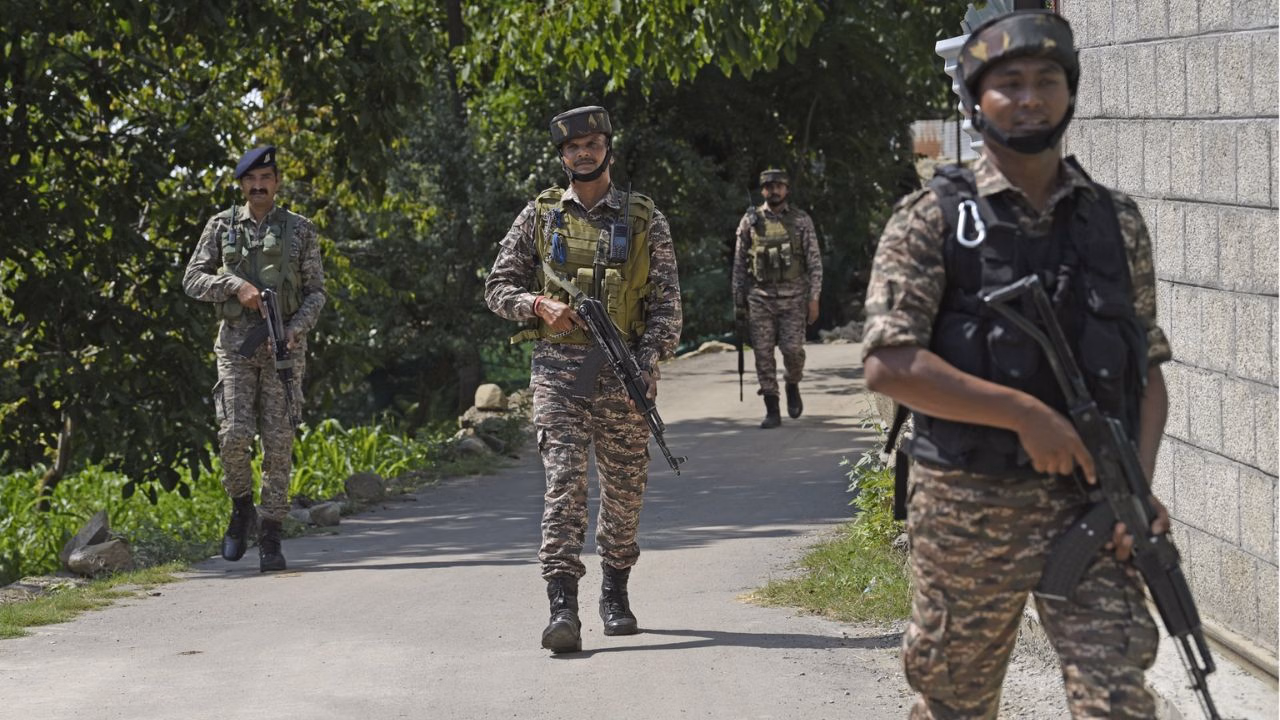 Kathua: हीरानगर सेक्टर में घुसपैठिए के मंसूबे नाकाम, बीएसएफ की मुस्तैदी रंग लाई Kathua: हीरानगर सेक्टर में घुसपैठिए के मंसूबे नाकाम, बीएसएफ की मुस्तैदी रंग लाई