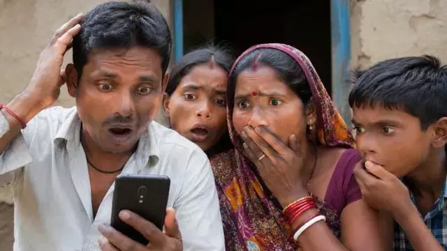एक दिन में बना अरबपति, खाते में दिखा करोड़ों का बैलेंस एक दिन में बना अरबपति, खाते में दिखा करोड़ों का बैलेंस