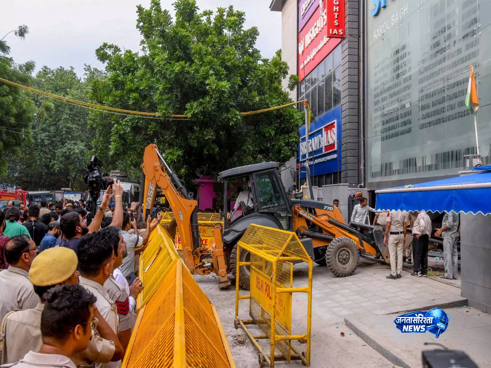 Raus IAS बेसमेंट हादसा: CBI ने दो MCD अधिकारियों की लापरवाही पाई Raus IAS बेसमेंट हादसा: CBI ने दो MCD अधिकारियों की लापरवाही पाई