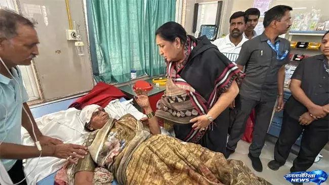 Varkari यात्रा पर संकट, ट्रक हादसे में गई तीन श्रद्धालुओं की जान Varkari यात्रा पर संकट, ट्रक हादसे में गई तीन श्रद्धालुओं की जान