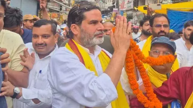 रणनीतिकार से नेता बनने की राह पर PK रणनीतिकार से नेता बनने की राह पर PK