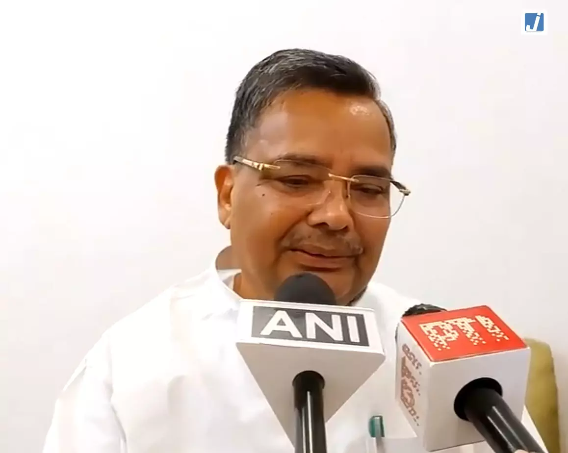 राम मंदिर चढ़ावा मामले में दोषियों पर होगी सख्त कार्रवाई, मंत्री जयवीर सिंह बोले राम मंदिर चढ़ावा मामले में दोषियों पर होगी सख्त कार्रवाई, मंत्री जयवीर सिंह बोले