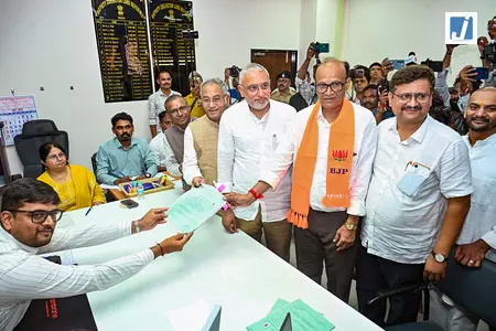 गुजरात: मांजलपुर उपचुनाव के लिए भाजपा उम्मीदवार सतीश पटेल ने नामांकन दाखिल किया गुजरात: मांजलपुर उपचुनाव के लिए भाजपा उम्मीदवार सतीश पटेल ने नामांकन दाखिल किया