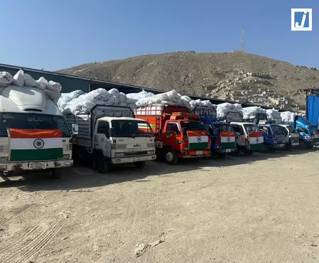 पाकिस्तान से लौट रहे अफगान शरणार्थियों के पुनर्वास के लिए सौंपे फैमिली टेंट पाकिस्तान से लौट रहे अफगान शरणार्थियों के पुनर्वास के लिए सौंपे फैमिली टेंट