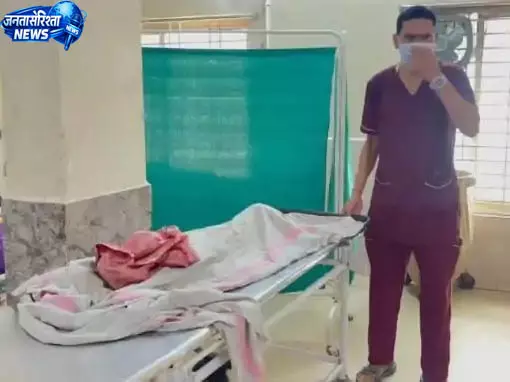ट्रैक्टर पर खेल रहे दो भाइयों में हादसा, ढाई साल के मासूम की पहिए के नीचे आने से मौत ट्रैक्टर पर खेल रहे दो भाइयों में हादसा, ढाई साल के मासूम की पहिए के नीचे आने से मौत