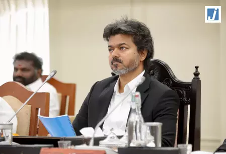 सरकार ने आईएएस और आईपीएस अधिकारियों का किया फेरबदल, कई विभागों में बदलाव सरकार ने आईएएस और आईपीएस अधिकारियों का किया फेरबदल, कई विभागों में बदलाव