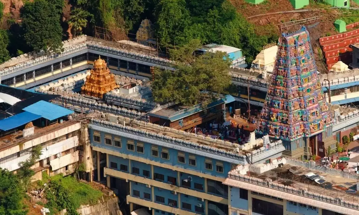Andhra: राज्य में दुर्गा मंदिर श्रद्धालुओं के लिए सुविधाओं के मामले में सबसे आगे है