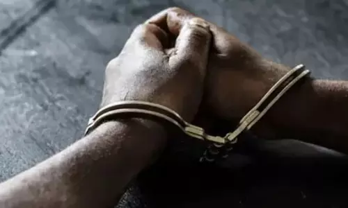 फर्जी IAS बनकर युवक को शादी के जाल में फंसाया, 40 लाख मांगने वाली महिला गिरफ्तार