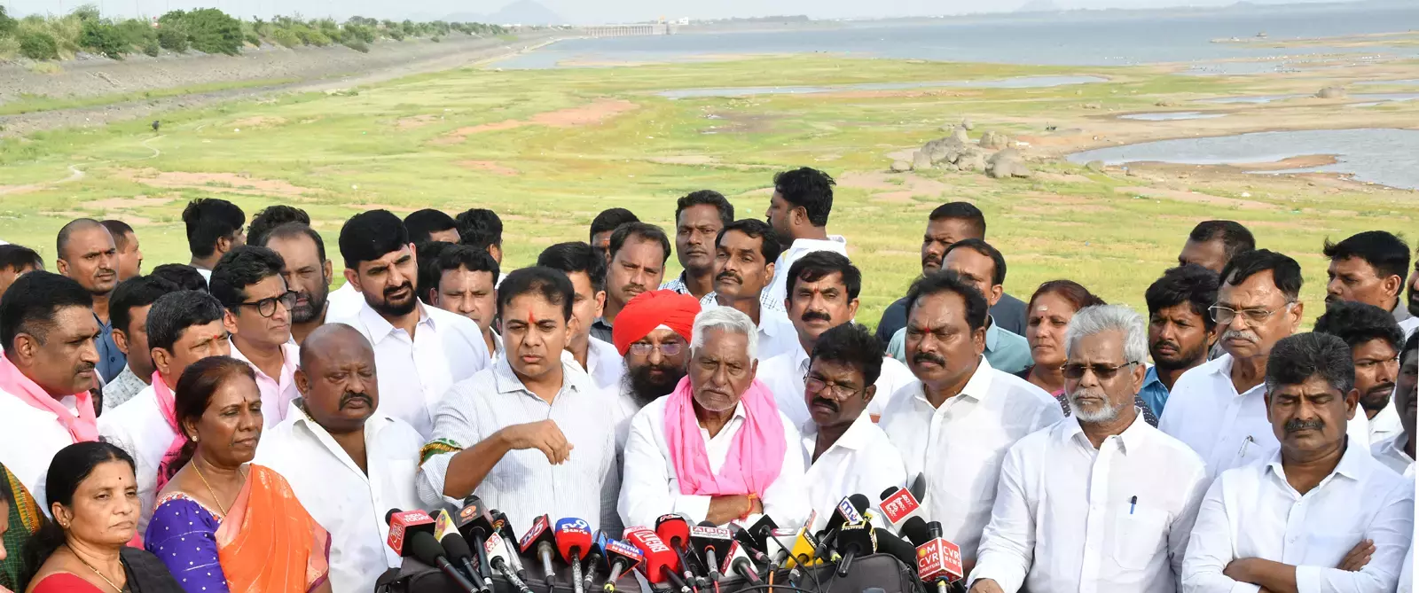 KTR चाहते हैं कि TG गोदावरी का पानी पंप करे; बैराज पर NDSA की रिपोर्ट पर असहमति जताई