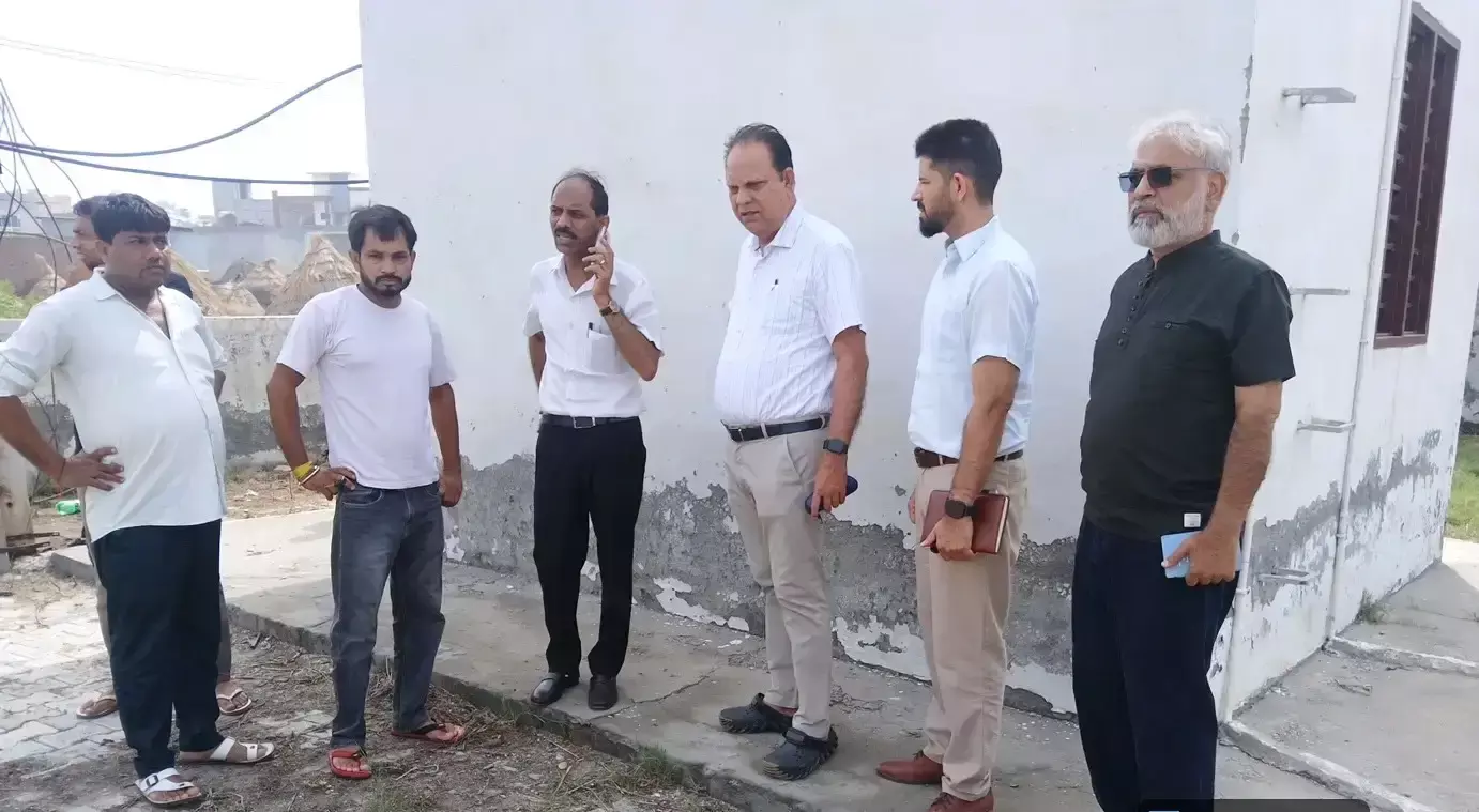 Kaithal: पेयजल गुणवत्ता जांचने सजूमा पहुंचे मुख्य अभियंता, व्यवस्थाओं का लिया जायजा Kaithal: पेयजल गुणवत्ता जांचने सजूमा पहुंचे मुख्य अभियंता, व्यवस्थाओं का लिया जायजा