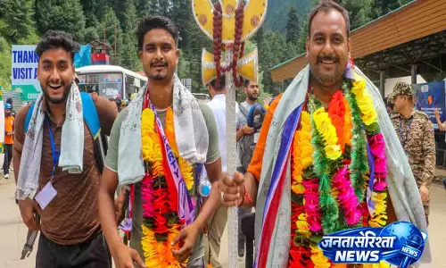 अमरनाथ यात्रा 2026: 11 दिनों में 2.75 लाख से ज्यादा भक्तों ने किए दर्शन अमरनाथ यात्रा 2026: 11 दिनों में 2.75 लाख से ज्यादा भक्तों ने किए दर्शन