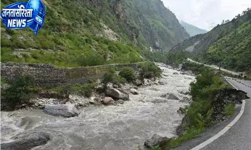 Mandi NHPC ने पुल्गा बांध से छोड़ा अतिरिक्त पानी, अलर्ट जारी Mandi NHPC ने पुल्गा बांध से छोड़ा अतिरिक्त पानी, अलर्ट जारी