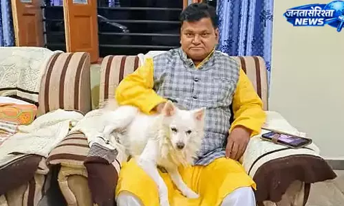 MP : मालिक की विदाई के बाद डुग्गू ने भी छोड़ी दुनिया, बैतूल में भावुक घटना MP : मालिक की विदाई के बाद डुग्गू ने भी छोड़ी दुनिया, बैतूल में भावुक घटना