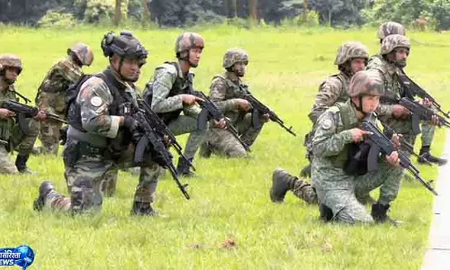 Rajouri में दो संदिग्ध आतंकियों की तलाश, सर्च ऑपरेशन शुरू Rajouri में दो संदिग्ध आतंकियों की तलाश, सर्च ऑपरेशन शुरू