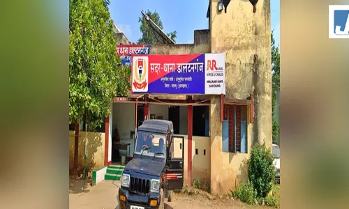 फंदे पर लटका मिला नवविवाहिता का शव, मायके पक्ष ने ससुरालवालों पर हत्या का लगाया आरोप फंदे पर लटका मिला नवविवाहिता का शव, मायके पक्ष ने ससुरालवालों पर हत्या का लगाया आरोप