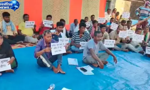ACC अडानी सीमेंट प्लांट बंद होने के प्रस्ताव के विरोध में धरना ACC अडानी सीमेंट प्लांट बंद होने के प्रस्ताव के विरोध में धरना