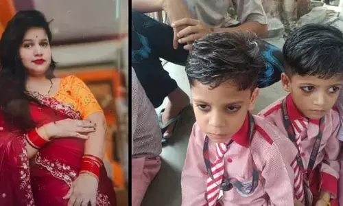 ट्रैक्टर-ट्रॉली की टक्कर में महिला की मौत, पति-बच्चे सुरक्षित ट्रैक्टर-ट्रॉली की टक्कर में महिला की मौत, पति-बच्चे सुरक्षित