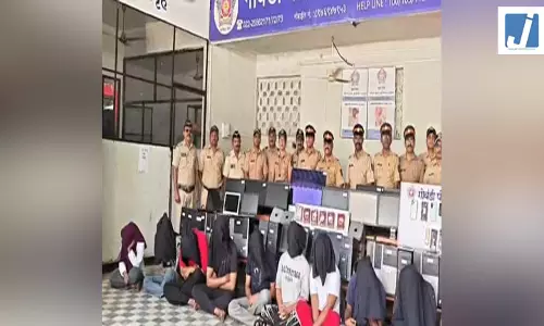 हेल्थ इंश्योरेंस के नाम पर ऑनलाइन ठगी करने वाले तीन फर्जी कॉल सेंटरों का भंडाफोड़, 12 गिरफ्तार