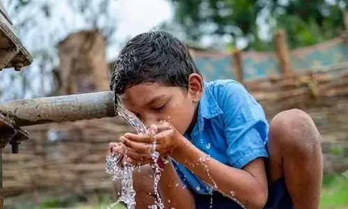 स्कूल के नल में उतरा करंट, छात्र की मौत, भाई गंभीर स्कूल के नल में उतरा करंट, छात्र की मौत, भाई गंभीर