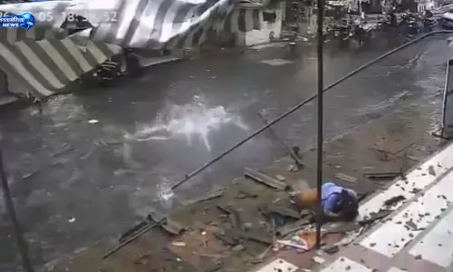 Vasai-विरार में तेज हवाओं के बीच महिला पर गिरी टिन की चादर, हादसे में लगे 22 टांके