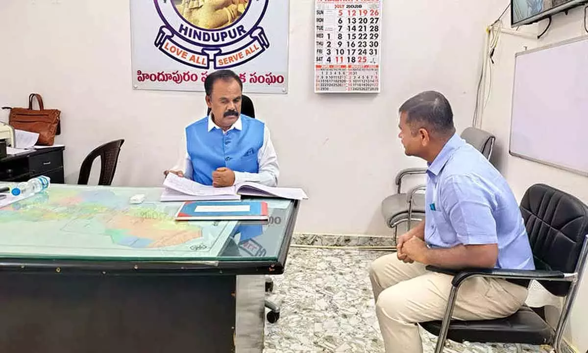 Andhra: राज्य सूचना आयुक्त ने कारण बताओ नोटिस जारी किए Andhra: राज्य सूचना आयुक्त ने कारण बताओ नोटिस जारी किए