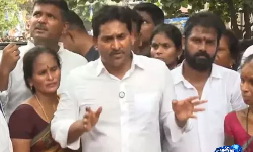 नाव हादसे पर जगन रेड्डी का AP सरकार पर हमला नाव हादसे पर जगन रेड्डी का AP सरकार पर हमला