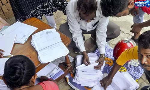 इलेक्शन कमीशन ने आंध्र प्रदेश और हरियाणा में वोटर रोल SIR की डेडलाइन बढ़ाई इलेक्शन कमीशन ने आंध्र प्रदेश और हरियाणा में वोटर रोल SIR की डेडलाइन बढ़ाई