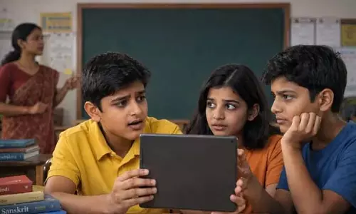स्कूलों में तीन भाषा नियम का विरोध, SC ने मांगा जवाब स्कूलों में तीन भाषा नियम का विरोध, SC ने मांगा जवाब