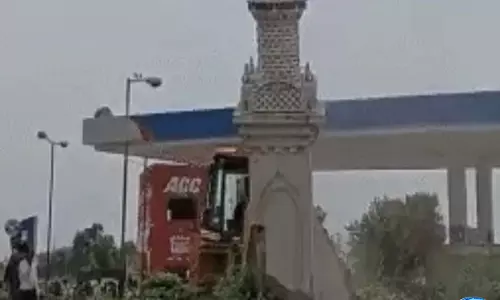 Illegal construction,  के खिलाफ संभल प्रशासन सख्त, ईदगाह-मस्जिद समेत दो मकान ध्वस्त