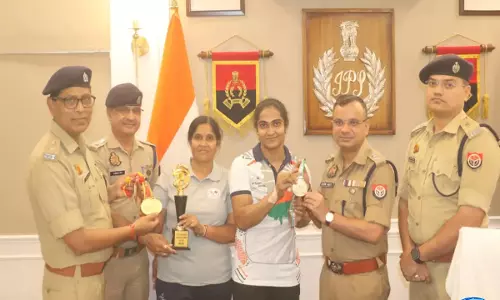 Sports  में चमकीं मुरादाबाद पुलिस की महिला खिलाड़ी, पुष्पा और रमा को मिला सम्मान