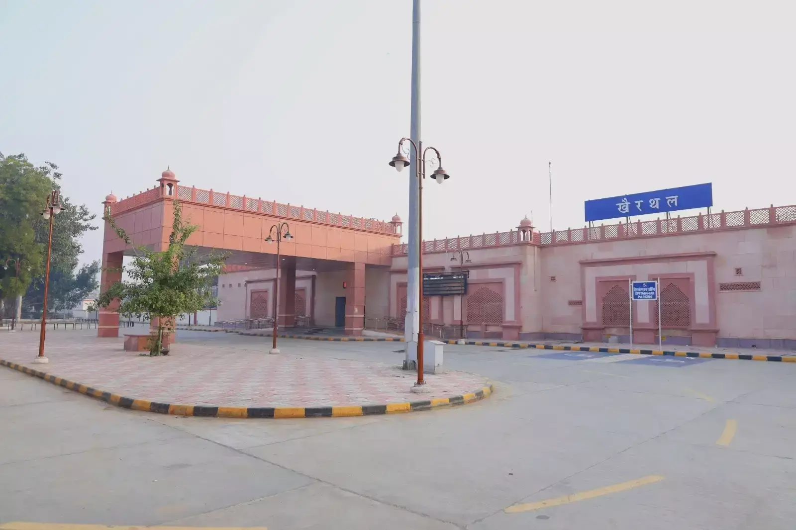 Jaipur: अमृत भारत योजना के तहत खैरथल स्टेशन पर आधुनिक सुविधाओं का विस्तार Jaipur: अमृत भारत योजना के तहत खैरथल स्टेशन पर आधुनिक सुविधाओं का विस्तार