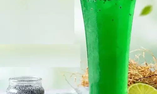 Cold drinks छोड़ खस शरबत की ओर बढ़ा रुझान, गर्मी में देगा ठंडक का एहसास Cold drinks छोड़ खस शरबत की ओर बढ़ा रुझान, गर्मी में देगा ठंडक का एहसास