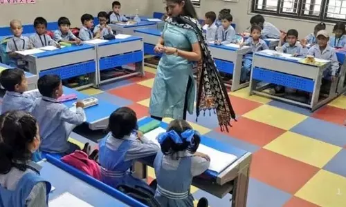 घर बैठे पैरेंट्स कर सकेंगे बच्चों की निगरानी, MCD का डिजिटल कदम घर बैठे पैरेंट्स कर सकेंगे बच्चों की निगरानी, MCD का डिजिटल कदम
