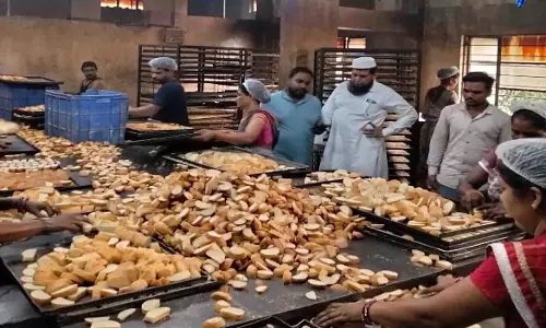 रायपुर में नाइस बेकरी पर निगम की बड़ी कार्रवाई, लगाया 5 हजार का E-जुर्माना रायपुर में नाइस बेकरी पर निगम की बड़ी कार्रवाई, लगाया 5 हजार का E-जुर्माना