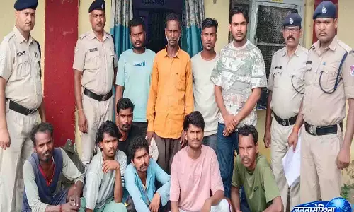 मालगाड़ी डिरेलमेंट केस का खुलासा, 10 घंटे में RPF ने 10 आरोपियों को किया गिरफ्तार मालगाड़ी डिरेलमेंट केस का खुलासा, 10 घंटे में RPF ने 10 आरोपियों को किया गिरफ्तार