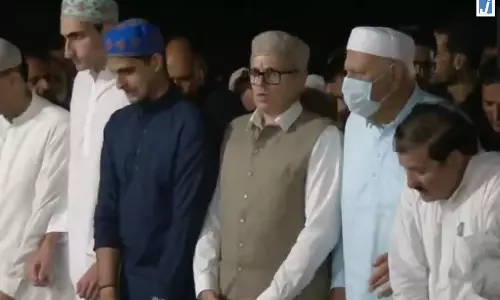 डॉ. मुस्तफा कमाल को नम आंखों से अंतिम विदाई डॉ. मुस्तफा कमाल को नम आंखों से अंतिम विदाई