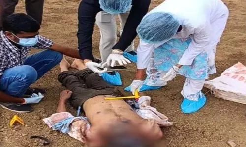 नवा रायपुर में बोरे में मिला युवक का शव, सिर पर वार कर हत्या की आशंका नवा रायपुर में बोरे में मिला युवक का शव, सिर पर वार कर हत्या की आशंका