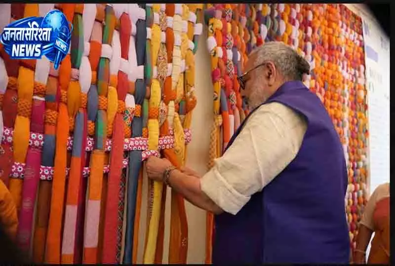Delhi हाट में रीसायकल फैशन बना आकर्षण का केंद्र Delhi हाट में रीसायकल फैशन बना आकर्षण का केंद्र