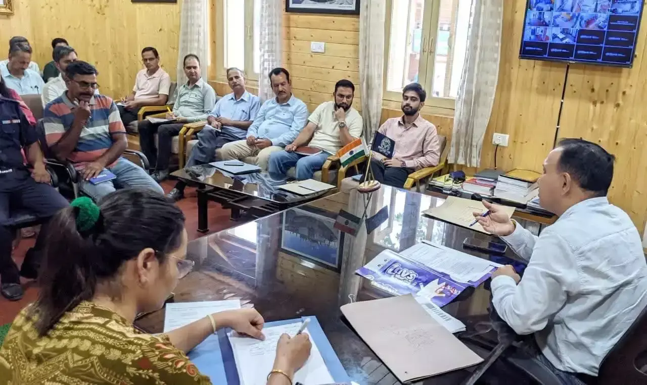 Mandi: मानसून आपदा से निपटने के लिए सभी विभागों को हाई अलर्ट पर रहने के निर्देश Mandi: मानसून आपदा से निपटने के लिए सभी विभागों को हाई अलर्ट पर रहने के निर्देश