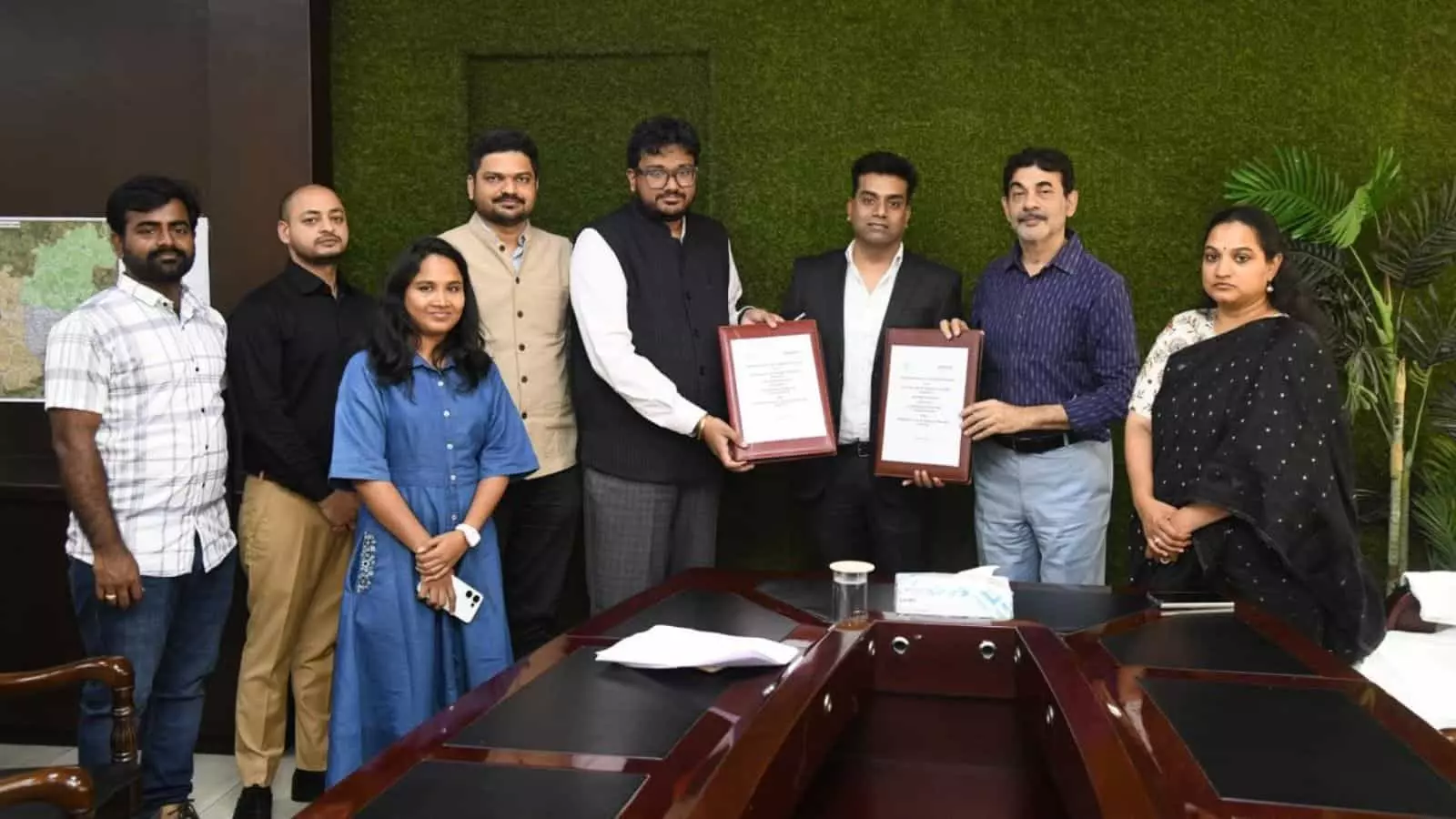 Hyderabad : अमेज़न और तेलंगाना सरकार ने 5 आश्रय केंद्रों के लिए समझौता किया Hyderabad : अमेज़न और तेलंगाना सरकार ने 5 आश्रय केंद्रों के लिए समझौता किया