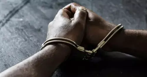 फर्जी IAS बनकर युवक को शादी के जाल में फंसाया, 40 लाख मांगने वाली महिला गिरफ्तार फर्जी IAS बनकर युवक को शादी के जाल में फंसाया, 40 लाख मांगने वाली महिला गिरफ्तार
